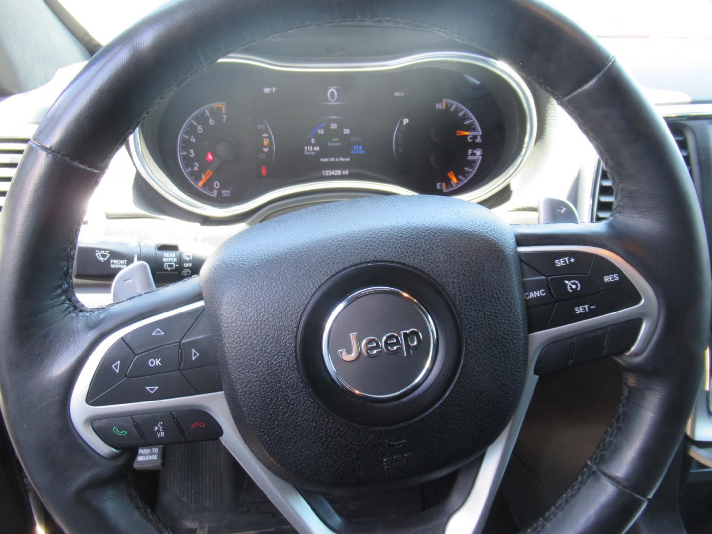 2015 Black /Black Jeep Grand Cherokee ALTITUDE (1C4RJFAGXFC) with an 3.6L V6 F DOHC 24V engine, Automatic transmission, located at 1511 North Shepherd Dr., Houston, TX, 77008, (281) 657-1221, 29.798361, -95.412560 - 2015 JEEP GRAND CHEROKEE ALTITUDE VIN: 1C4RJFAGXFC948318 1 C 4 R J F A G X F C 9 4 8 3 1 8 4 DOOR WAGON/SPORT UTILITY 3.6L V6 F DOHC 24V GASOLINE REAR WHEEL DRIVE W/ 4X4 - Photo#6